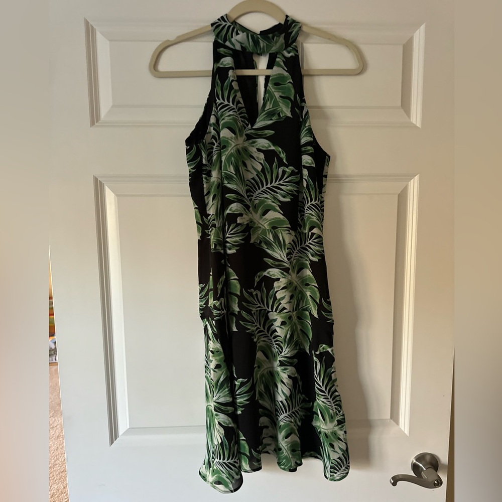 Elegant Green Leaf Print Midi Dress